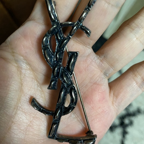 Saint Lauren Opyum textured croco brooch - Picture 2 of 9